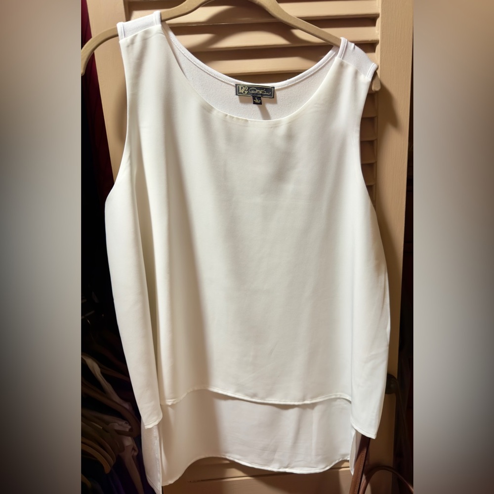 New w/o tags top